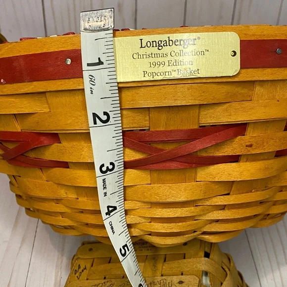 Longaberger 1999 Christmas Popcorn Basket with red and white lining and insert - Picture 5 of 5